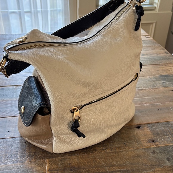 Coach Cream and Tan Leather Shoulder Bag - Picture 3 of 11